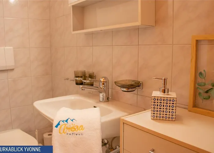 Furkablick Alice Und Yvonne By Apartamento